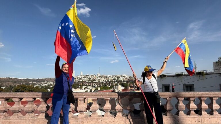 Venezolanos en Querétaro celebran la detención de Maduro en EE. UU.
