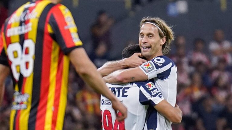 Rayados Triunfa sobre Leones Negros en la Copa Pacífica gracias al Gol de Anthony Martial