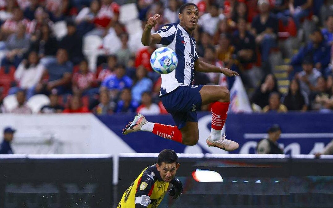 Anthony Martial Brilla con su Primer Gol en Copa Pacífica para Rayados