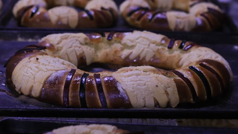 Descubre el Precio de la Rosca de Reyes en la Panificadora La Flor de Puebla