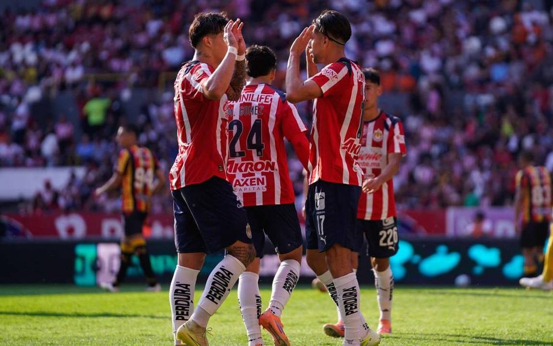 Chivas Conquista la Copa Pacífica con una Imponente Victoria sobre Leones Negros