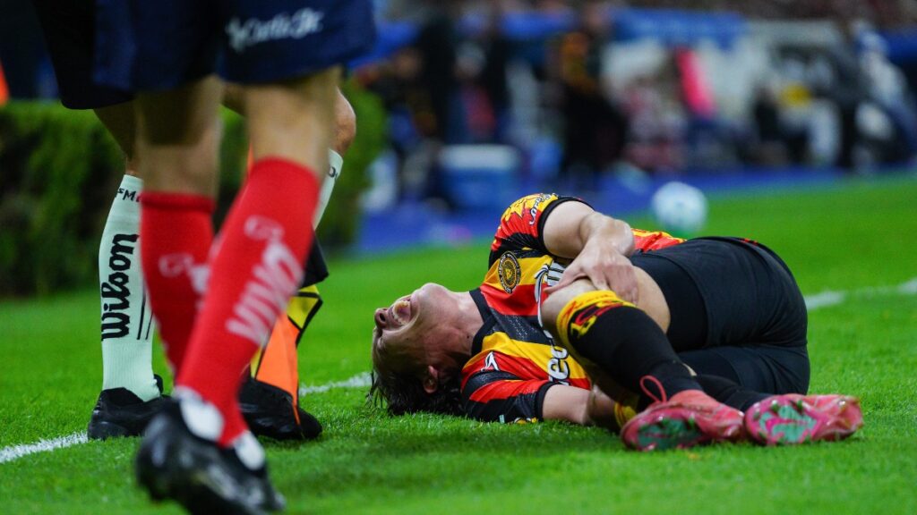 Leones Negros: Gravedad De La Lesión De Carlos Fierro Impacta Al Equipo - Noticias Notivalle Leones Negros: Gravedad De La Lesión De Carlos Fierro Impacta Al Equipo