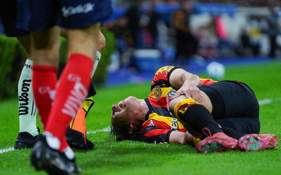 Leones Negros: Gravedad de la Lesión de Carlos Fierro Impacta al Equipo