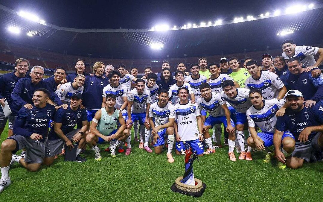 Rayados Consigue la Victoria y Levanta la Copa por la Paz