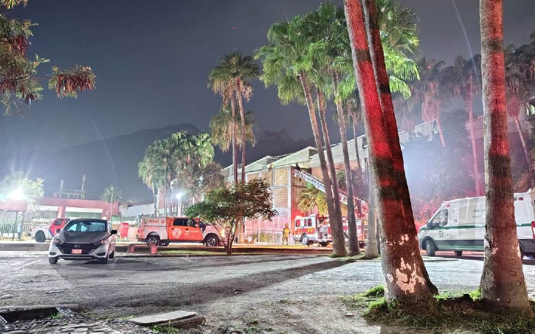 Incidente en la clínica IMSS Monterrey: joven provoca movilización tras subir a edificio