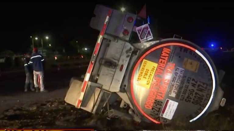 Volcadura de Pipa con Diésel en Lerdo Activa a Cuerpos de Emergencia