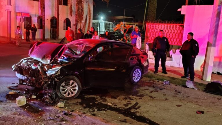 Accidente en Torreón: Joven Imprudente Derriba Barda de Vivienda