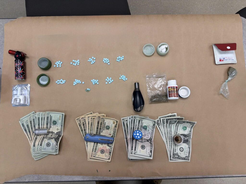 Hombre Es Arrestado Por Presunta Posesión De Drogas En Palm Desert