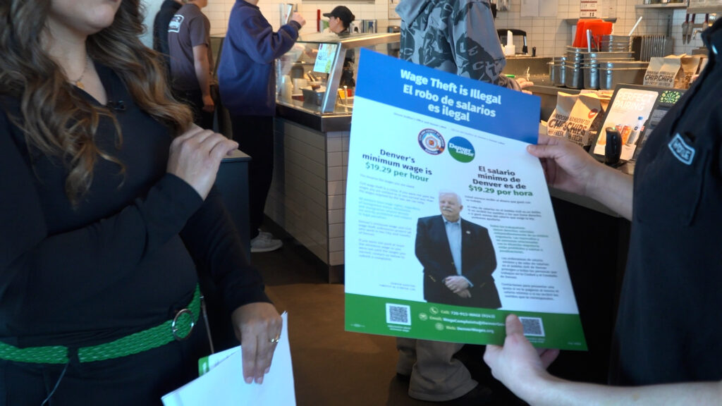 Denver Refuerza La Protección Laboral Con El Aumento Del Salario Mínimo A $19.29 Por Hora