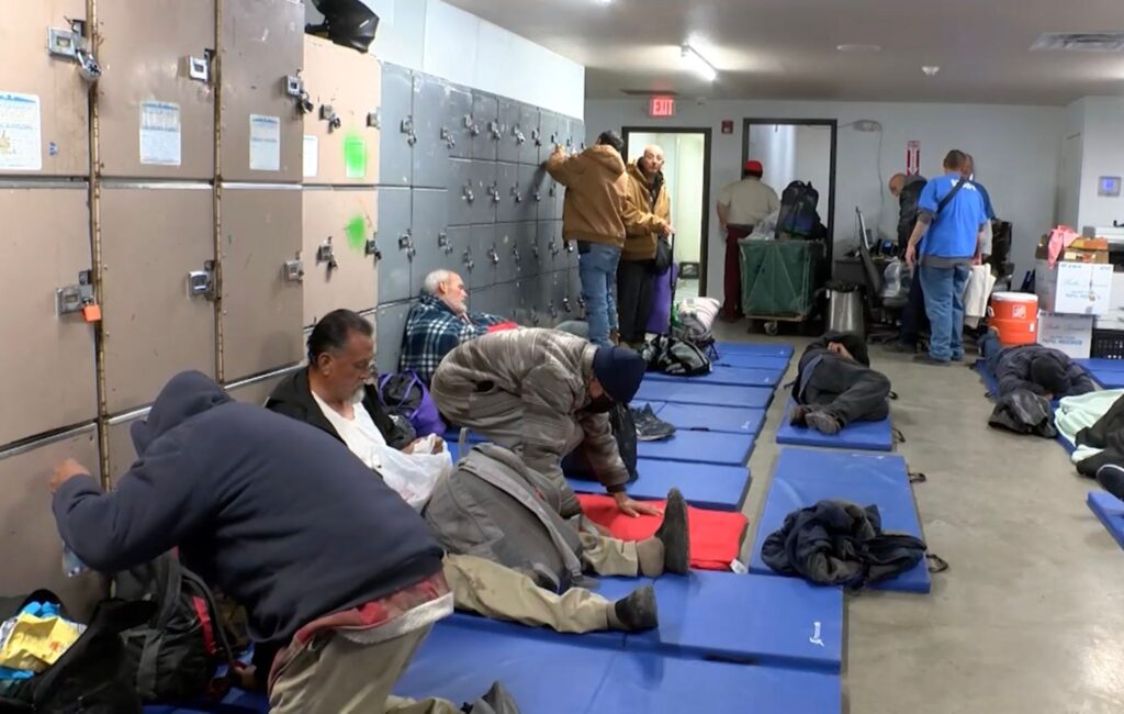 Frío Extremo: Aumento Del 50% En Personas Sin Hogar Y Refugios Colapsan - Noticias Notivalle Frío Extremo: Aumento Del 50% En Personas Sin Hogar Y Refugios Colapsan