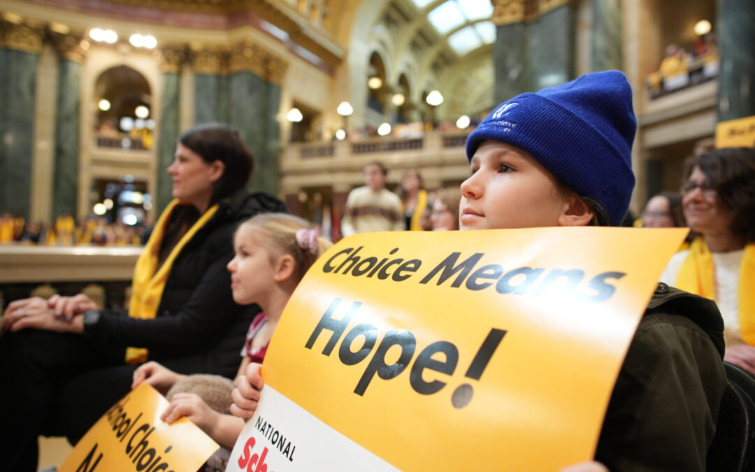 Más familias buscan nuevas opciones escolares en EE. UU.