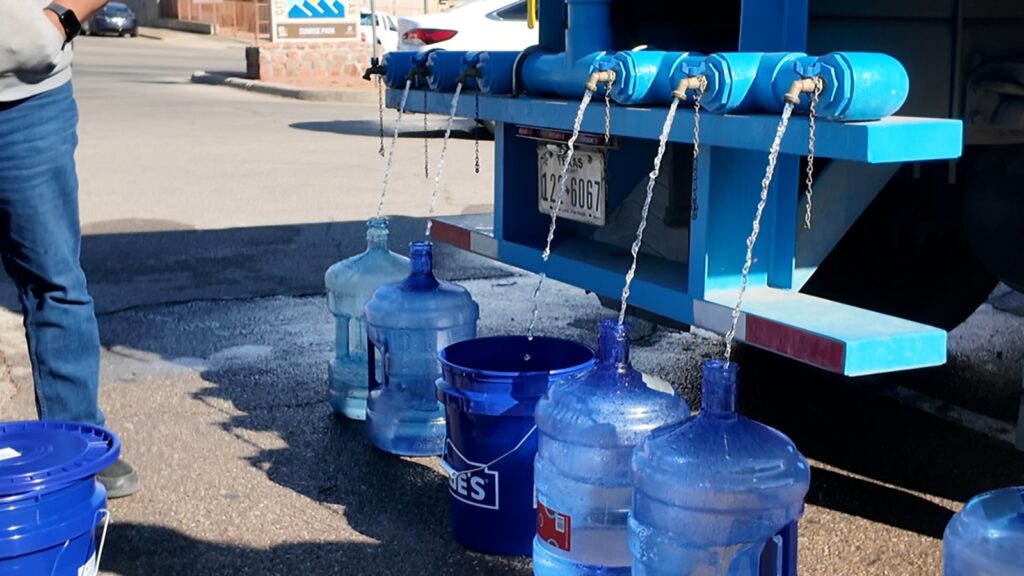 Crisis De Agua En El Paso: Comunidad Se Une Para Enfrentar La Falta De Agua Potable - Noticias Notivalle Crisis De Agua En El Paso: Comunidad Se Une Para Enfrentar La Falta De Agua Potable