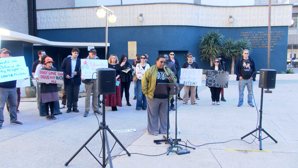 Activistas En San Diego Exigen Acción Del Alcalde Contra Operativos De Ice