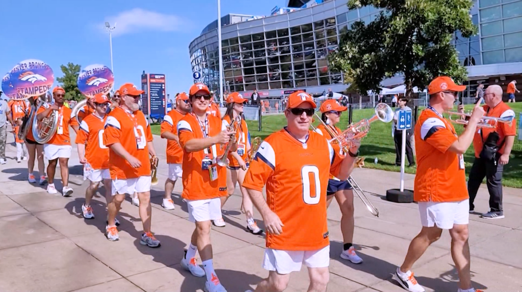 Los Broncos De Denver Vuelven A Los Playoffs En Casa: Emoción Y Protesta En La Ciudad