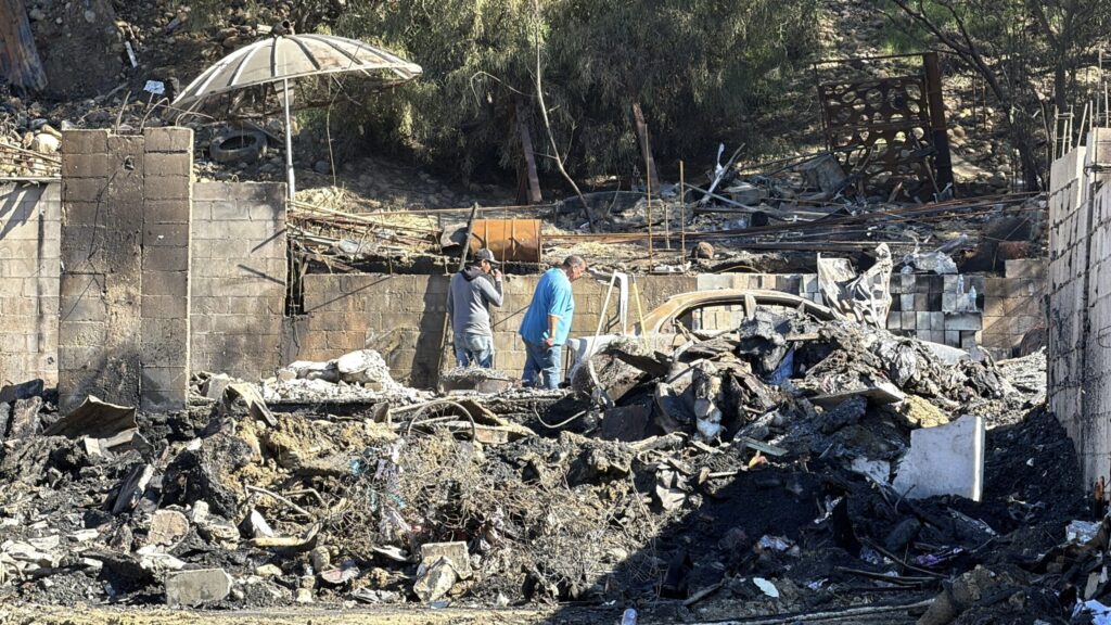 Incendio En Tijuana: La Comunidad Inicia La Reconstrucción De Viviendas Y Vidas