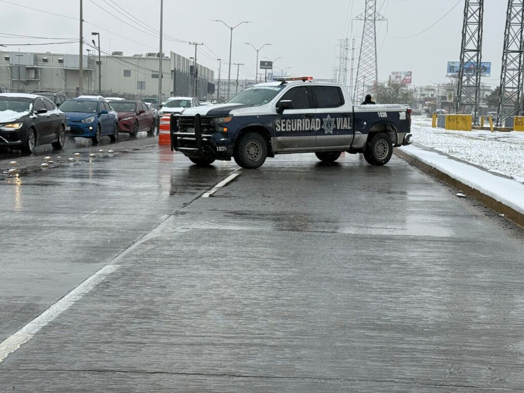 Alerta En Ciudad Juárez: Vialidades Cerradas Por Congelamiento Y Acumulación De Agua