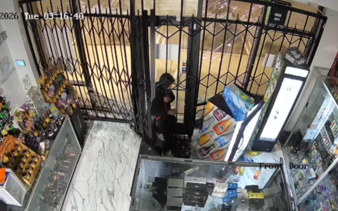 Darth Vapor Smoke Shop en Commerce City sufre robo tras impactante choque delictivo