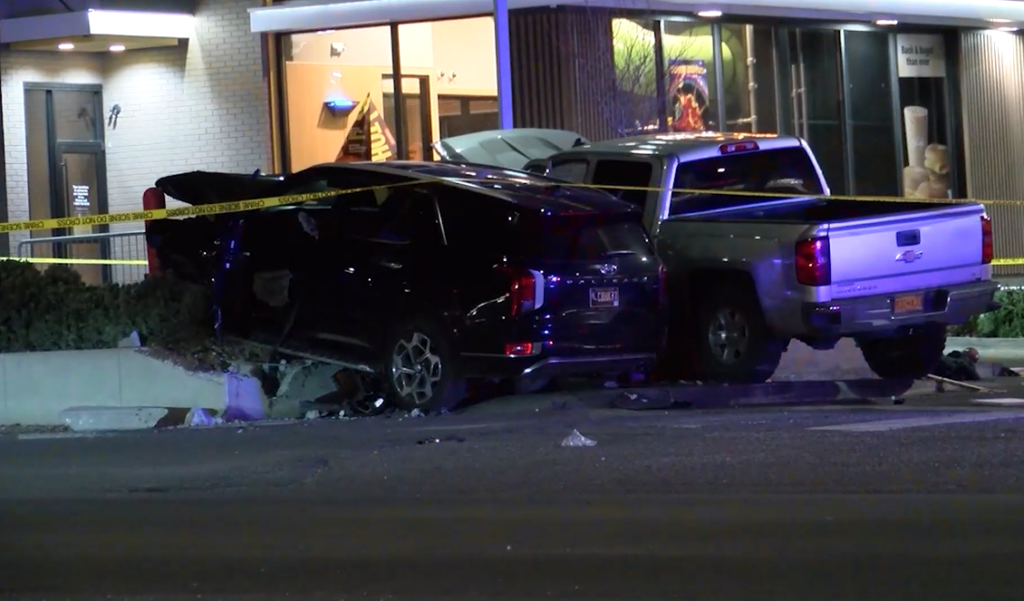 Accidente Múltiple En Las Cruces Deja Dos Peatones Heridos En Lohman Avenue Y Walton Boulevard - Noticias Notivalle Accidente Múltiple En Las Cruces Deja Dos Peatones Heridos En Lohman Avenue Y Walton Boulevard