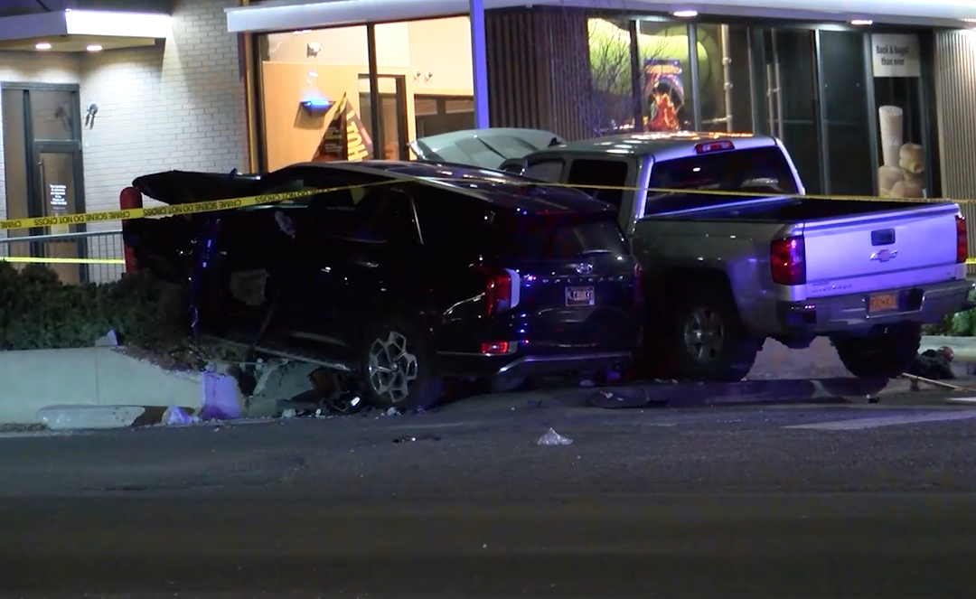 Accidente múltiple en Las Cruces deja dos peatones heridos en Lohman Avenue y Walton Boulevard