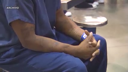 Arrestado en Carlsbad un Maestro por Presunta Posesión de Pornografía Infantil