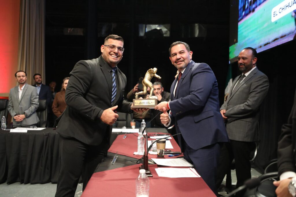 Uziel Muñoz Galarza, Reconocido Como Deportista Del Año En Ciudad Juárez - Noticias Notivalle Uziel Muñoz Galarza, Reconocido Como Deportista Del Año En Ciudad Juárez