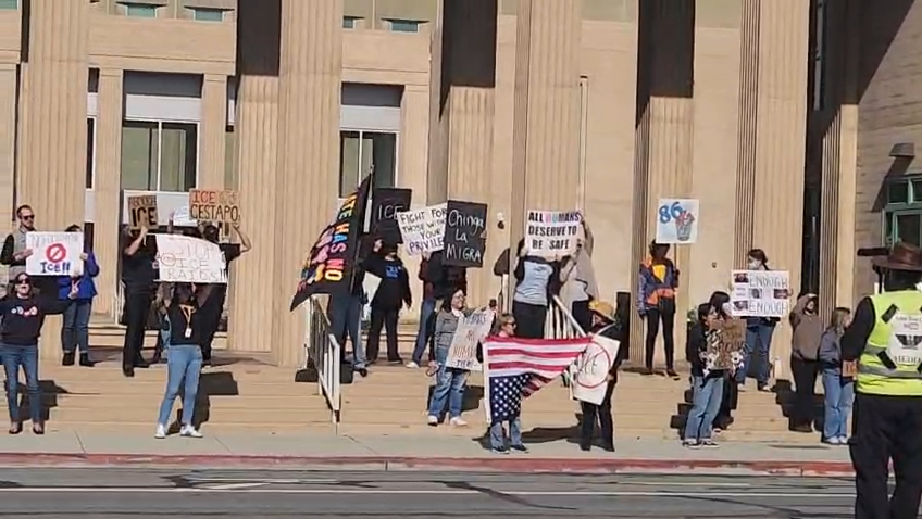 Protesta de Estudiantes en la Costa Central Contra las Acciones del ICE