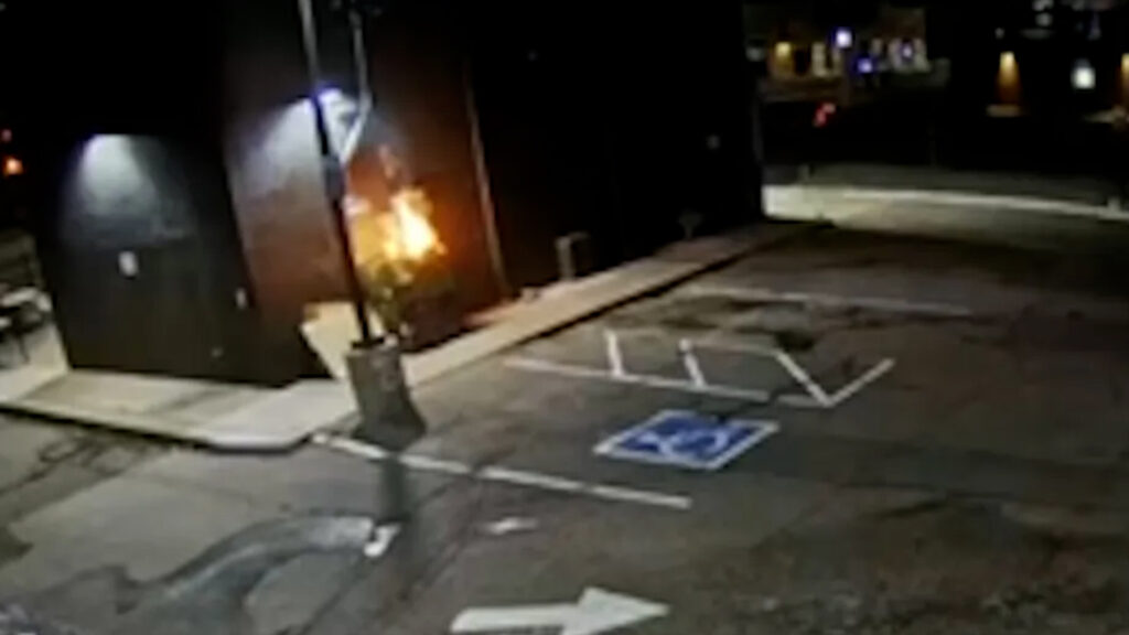 Incendio En Denver Obliga A Negocio A Cierre Temporal Y Reubicación