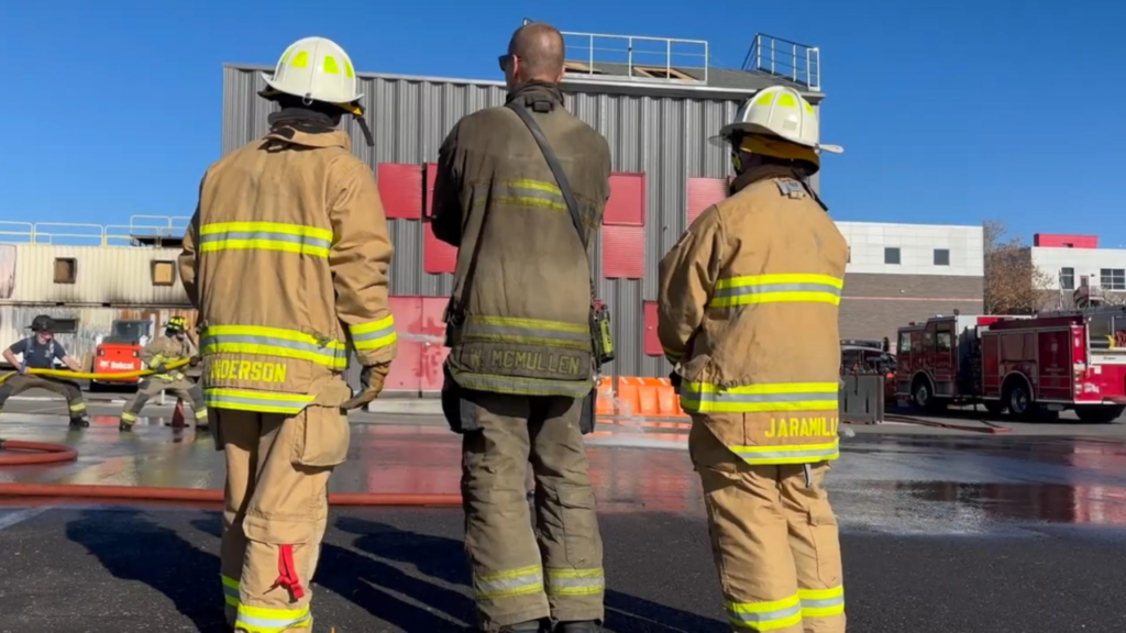 Albuquerque Fortalece Capacitación De Bomberos Con Programa De Fuego Controlado