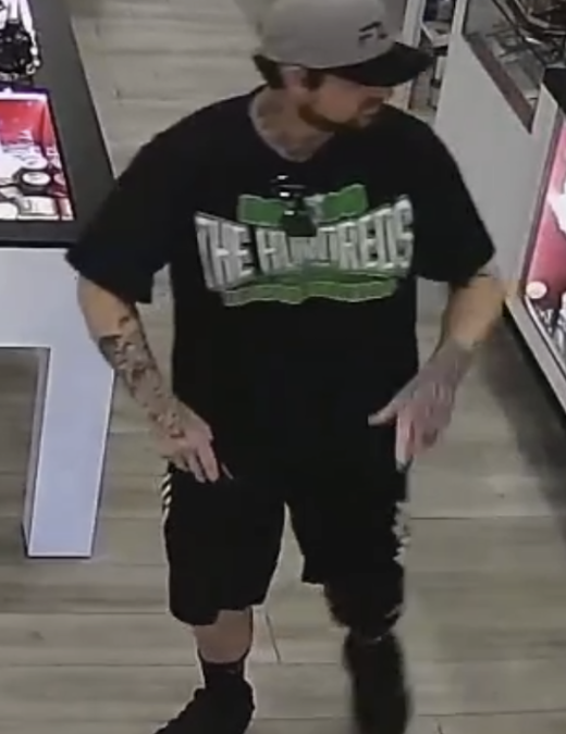 Buscan a un Sospechoso de Robo en Carson City: Ayuda de la Comunidad Requerida