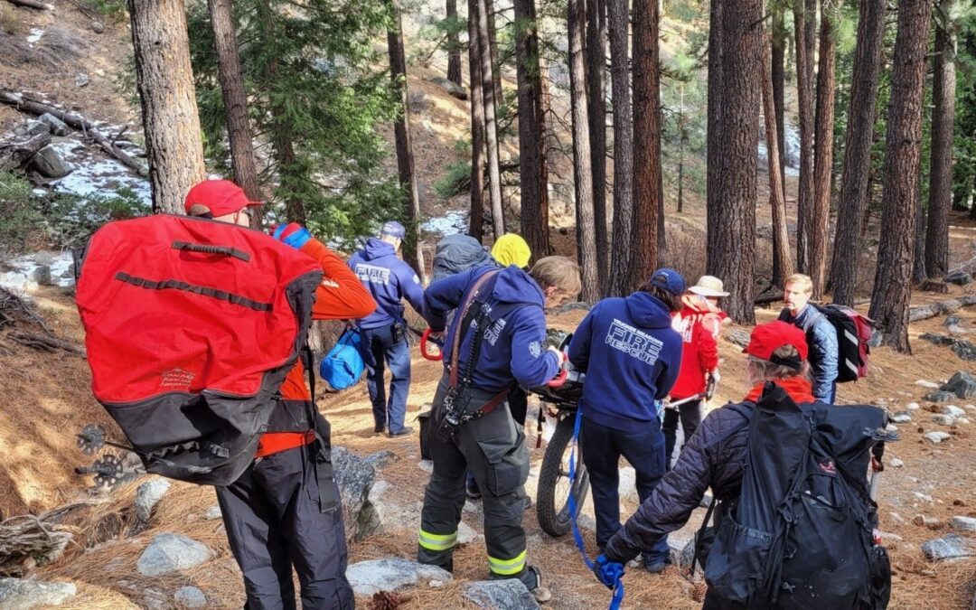 Rescate Invernal: Éxito en la Operación para Salvar a Excursionista Herido en Ophir Creek