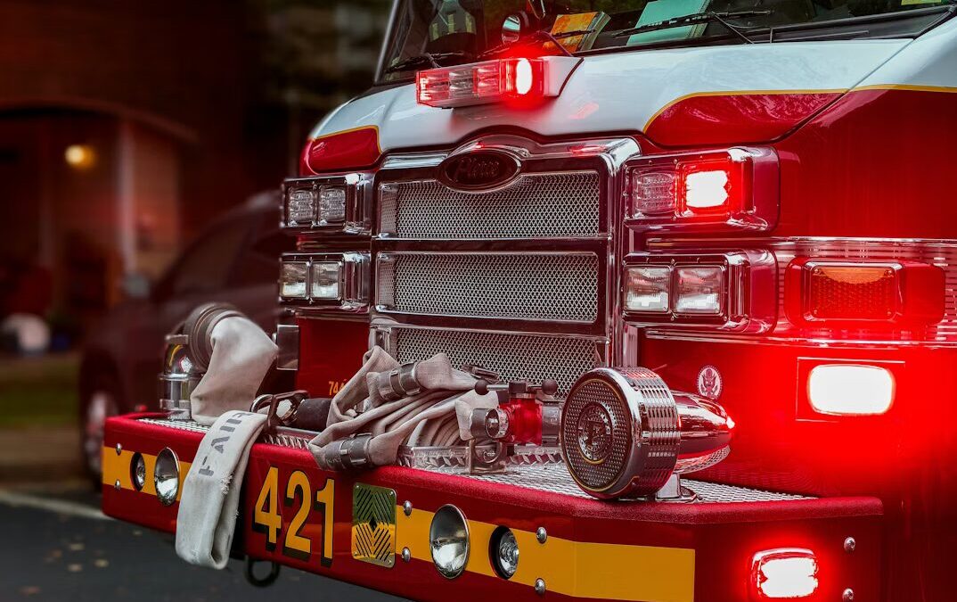 Investigación en curso sobre la explosión de gas que hirió a bomberos en Nashua, New Hampshire