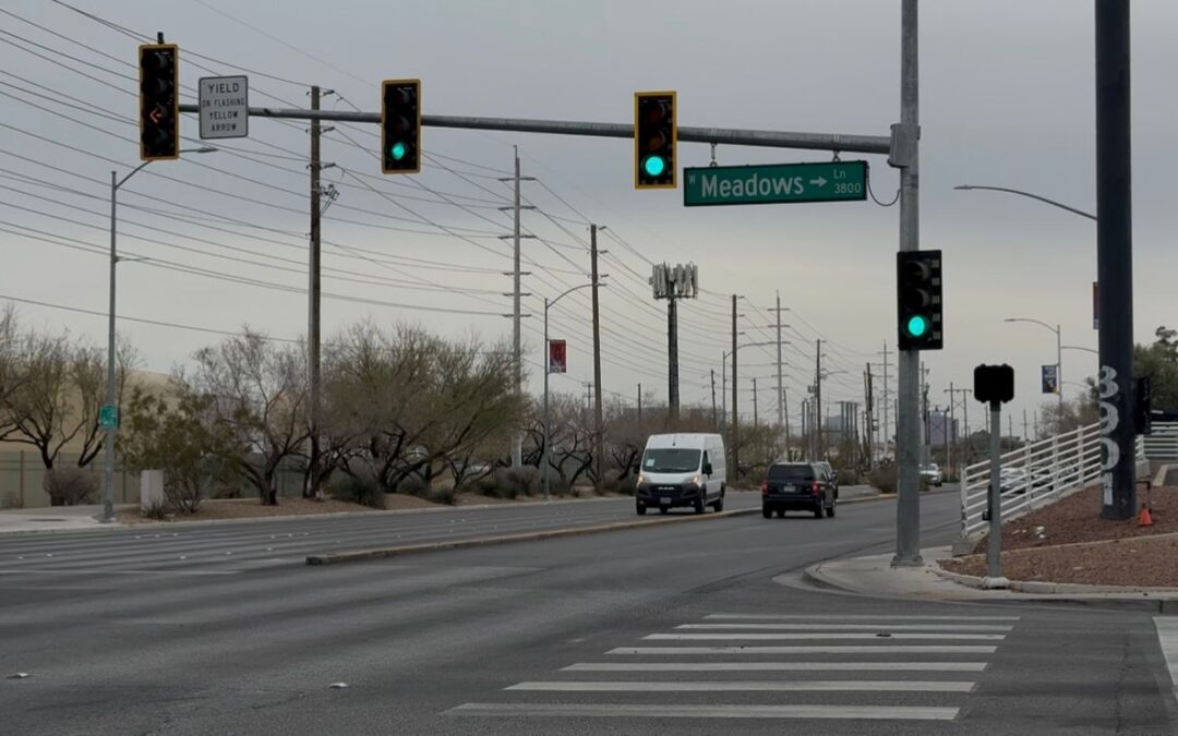 Conductor Arrestado por DUI Tras Choque con Patrulla de Policía en Nevada