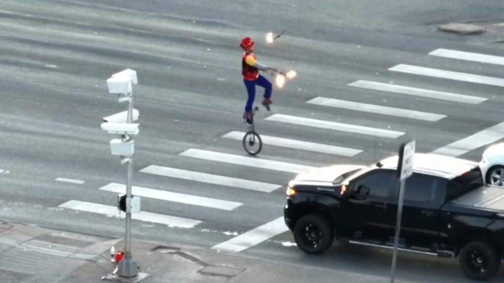 Espectáculo Callejero Inusual En Commerce City Genera Advertencia De Seguridad