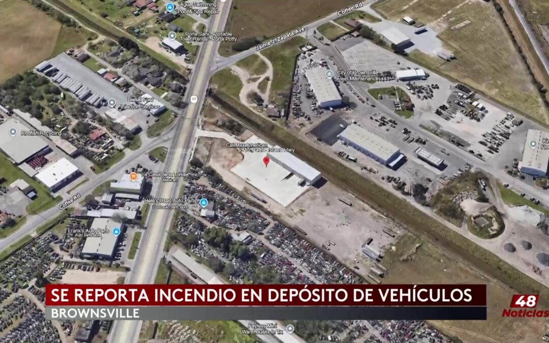Incendio Devastador en Depósito de Vehículos de Brownsville Activa a los Bomberos