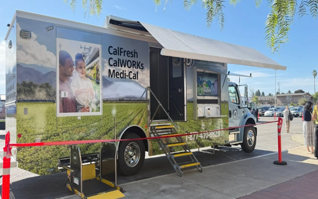 Monterey Lanza Oficina Móvil para Servicios Sociales en Beneficio de la Comunidad