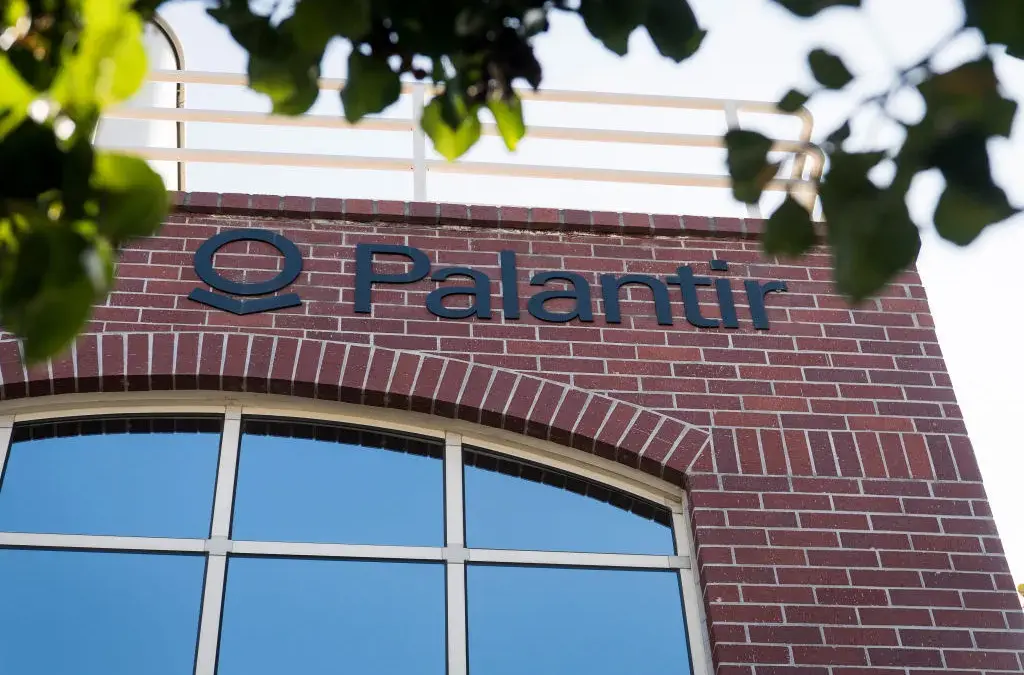 Palantir Technologies: El Traslado de su Sede de Denver a Miami Marca un Nuevo Capítulo