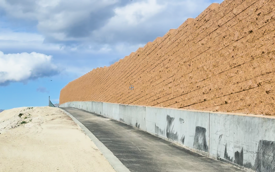 Muro protege Gene Autry