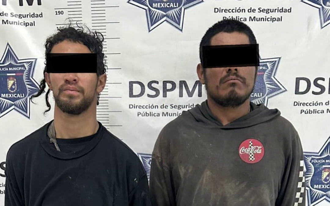 Detienen a Dos Hombres Por Robo de Alcantarilla en Mexicali
