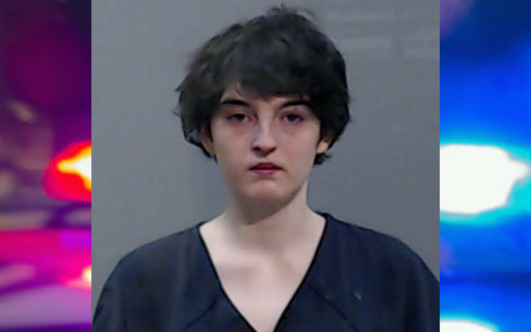 Detención de Mujer en Odessa Captada en Video Lanzando un Cuchillo