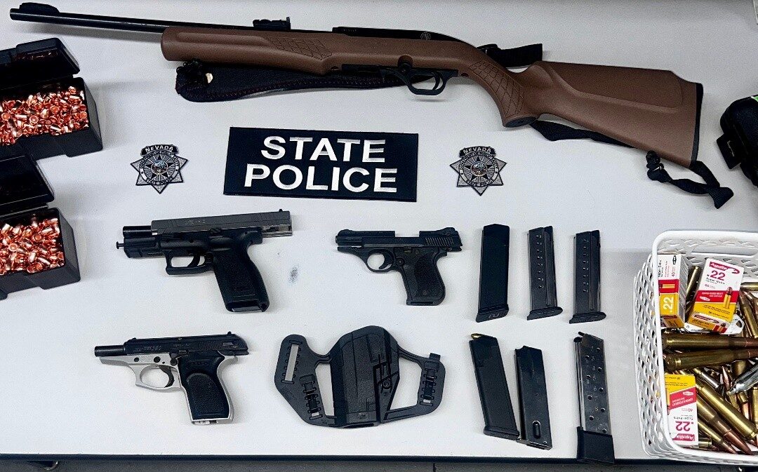 Arresto en Reno: Hombre con Armas de Fuego y Ricos Historiales Delictivos
