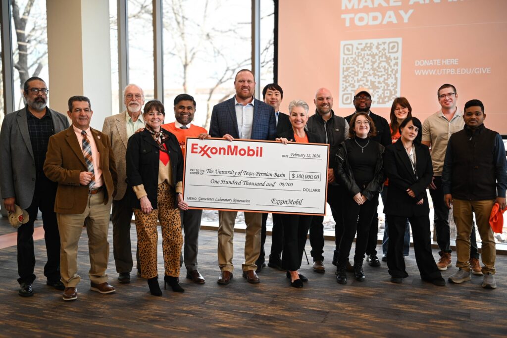 Falcon Giving Day De Ut Permian Basin: Recaudación De Fondos De $250,000 Para Estudiantes