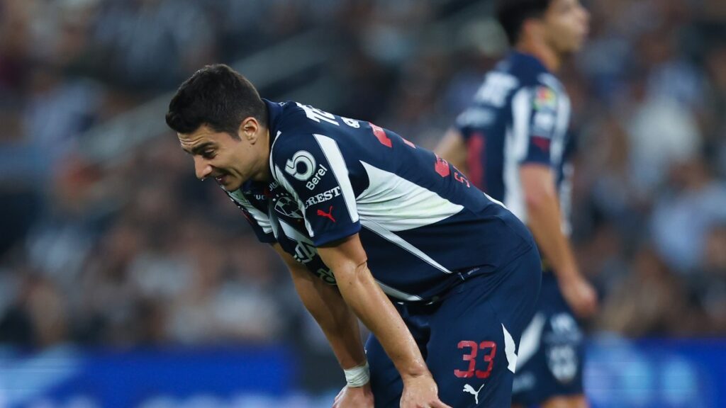 Stefan Medina Se Pierde El Viaje Con Rayados Para El Crucial Partido Ante Pumas