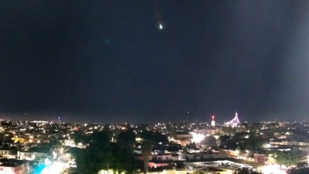 Increíble Meteoro Ilumina El Cielo De Guadalajara: ¡Capturan El Momento En Video! - Noticias Notivalle Increíble Meteoro Ilumina El Cielo De Guadalajara: ¡Capturan El Momento En Video!