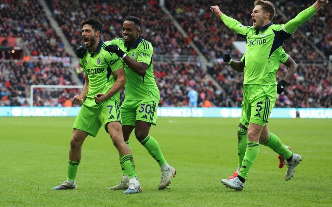 Raúl Jiménez brilla y lidera la victoria del Fulham sobre el Sunderland con un doblete