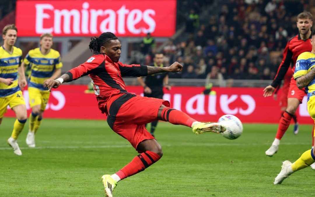 El Milan se aleja del Scudetto tras caer en casa ante el Parma