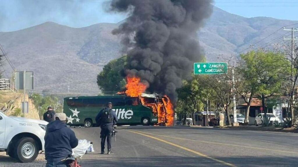 Violencia En Jalisco: Choferes Sobrevivientes Relatan El Ataque Y Quema De Su Autobús