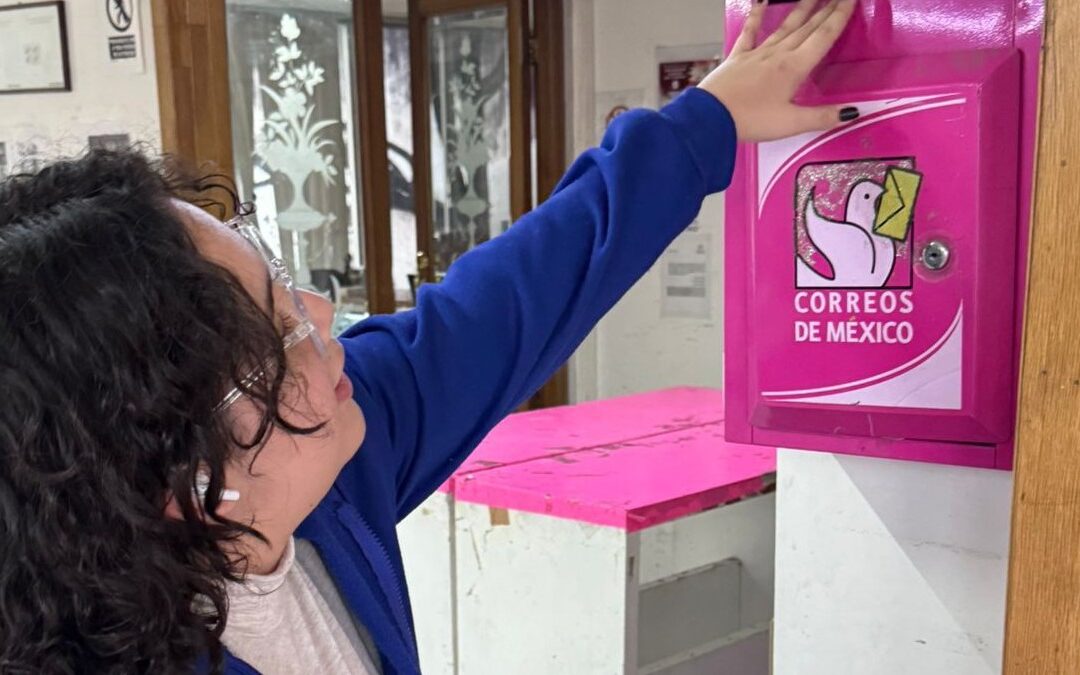 Joven Duranguense Utiliza el Correo para Contactar a su Amiga en Argentina