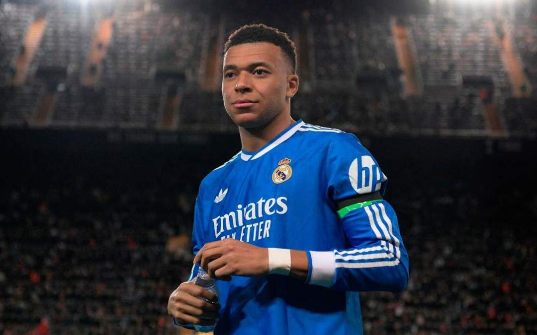 Pedri y Ferrán Torres podrían traer a Kylian Mbappé al Barcelona