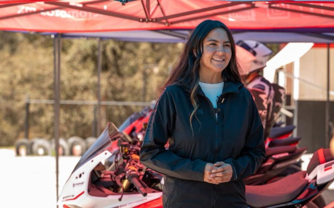 Astrid Madrigal Brilla con Su Girl Power en el Kick-Off del Campeonato GS