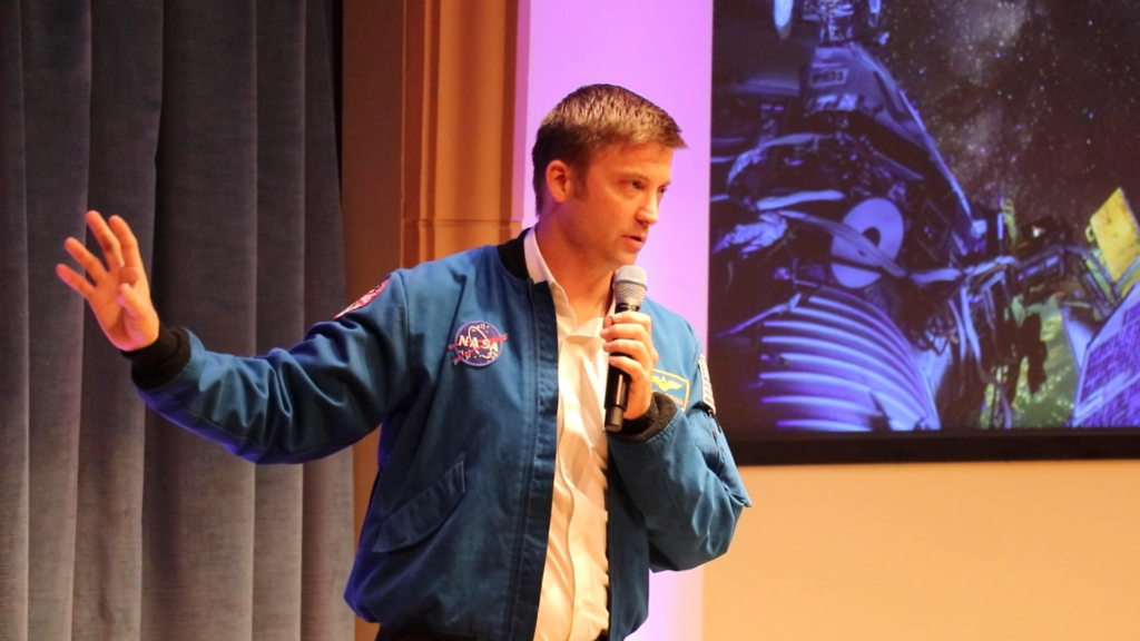 Astronauta Mathew Dominick Inspira A Estudiantes De San Diego Con Su Experiencia Espacial